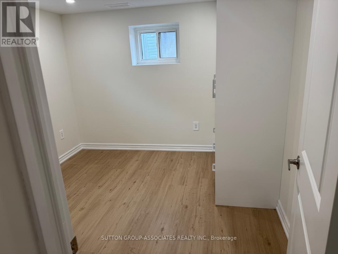 121 Yardley Avenue, Toronto, Ontario  M4B 2B3 - Photo 19 - E12687280
