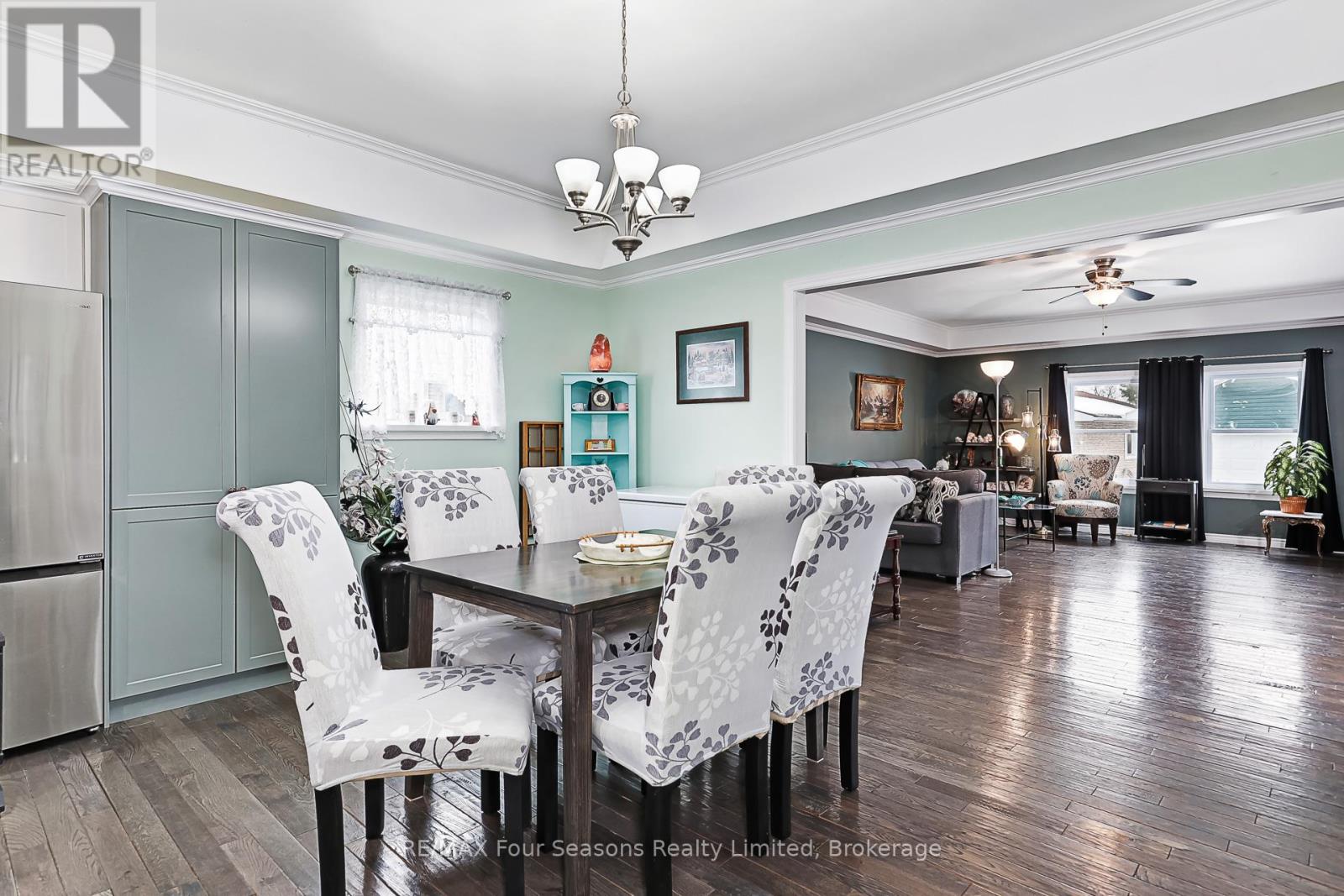 225 Christopher Street, Clearview (Stayner), Ontario  L0M 1S0 - Photo 14 - S12687284