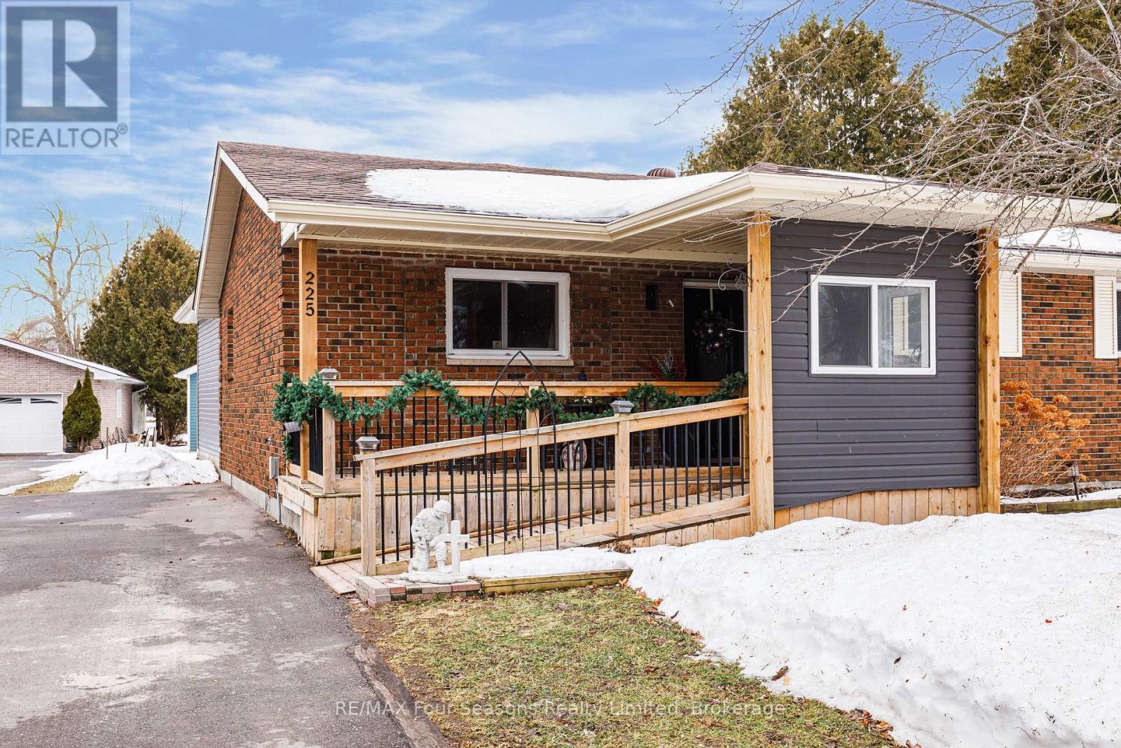 225 Christopher Street, Clearview (Stayner), Ontario  L0M 1S0 - Photo 7 - S12687284