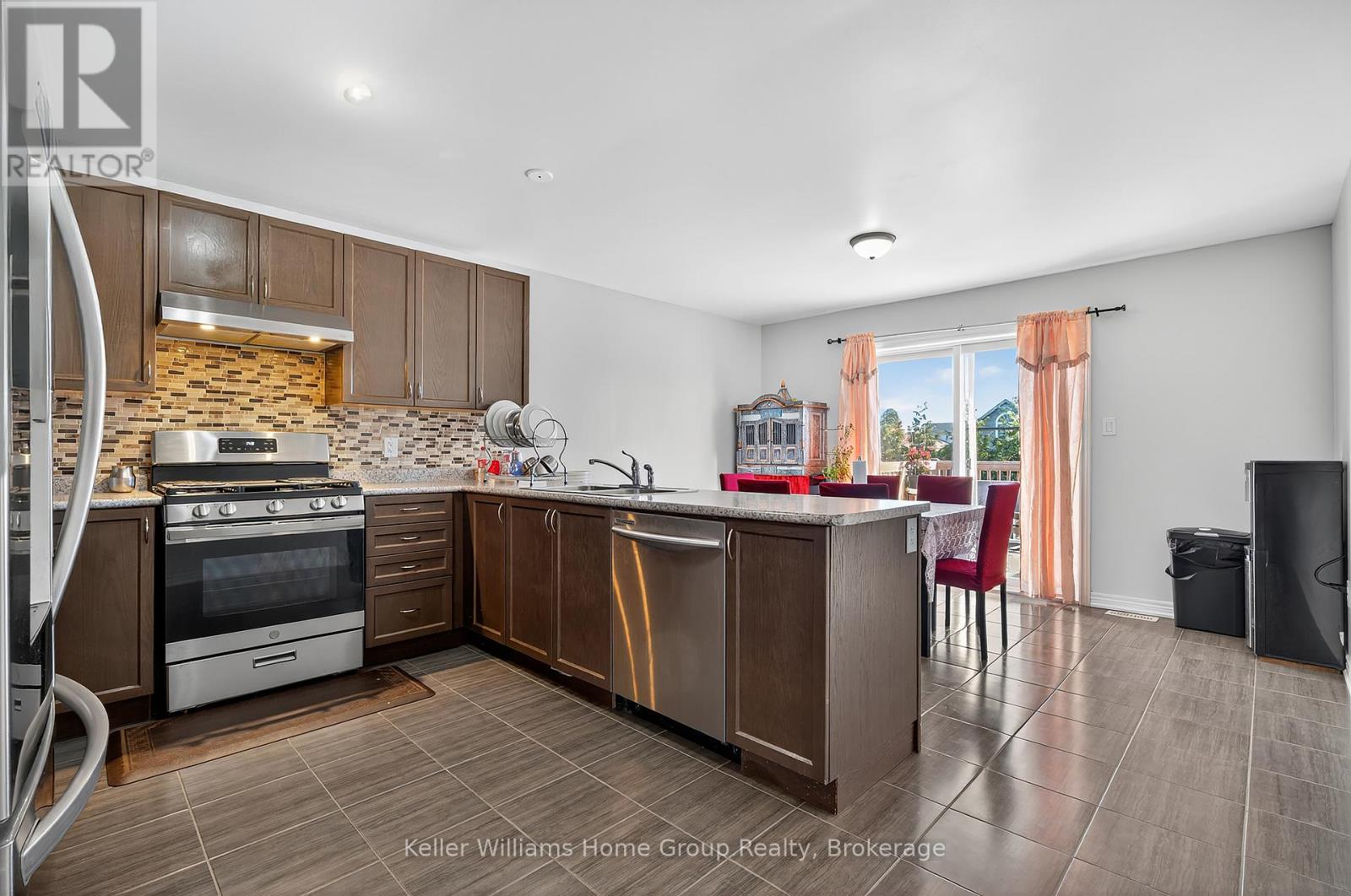 928 Hannah Avenue S, North Perth (Listowel), Ontario  N4W 0H7 - Photo 15 - X12687218