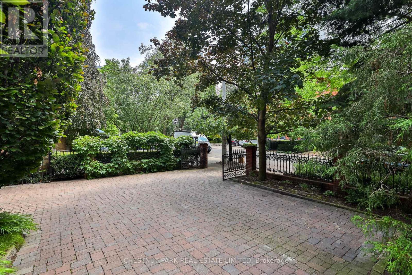 46 Lowther Avenue, Toronto, Ontario  M5R 1C6 - Photo 3 - C12542994