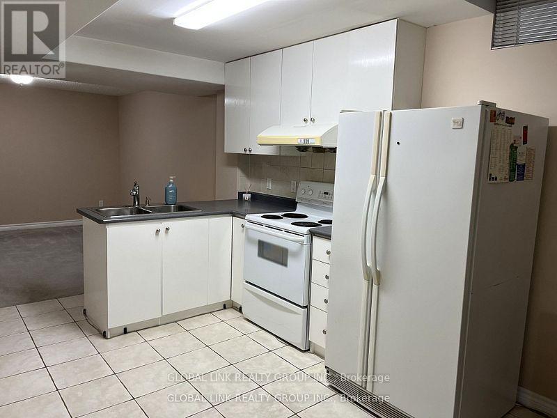 Basement - 166 Valentina Drive, Markham, Ontario  L3R 4R8 - Photo 5 - N12687022