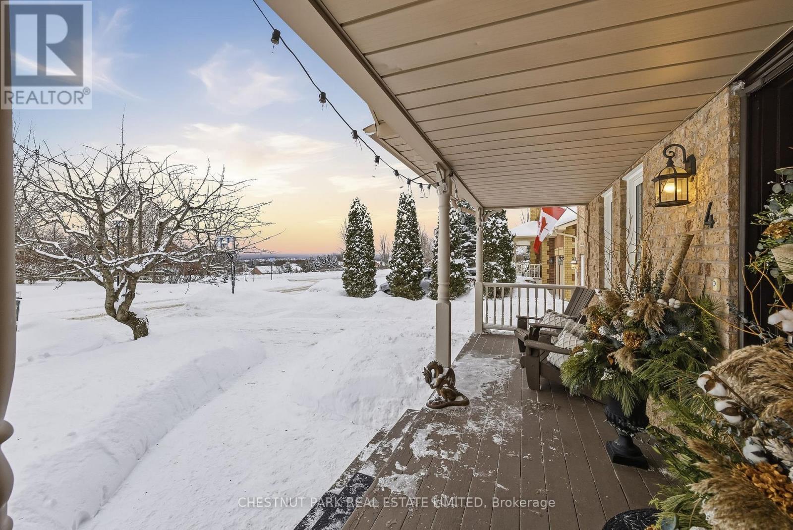 4 Galloway Crescent, Uxbridge, Ontario  L9P 1W8 - Photo 2 - N12687058