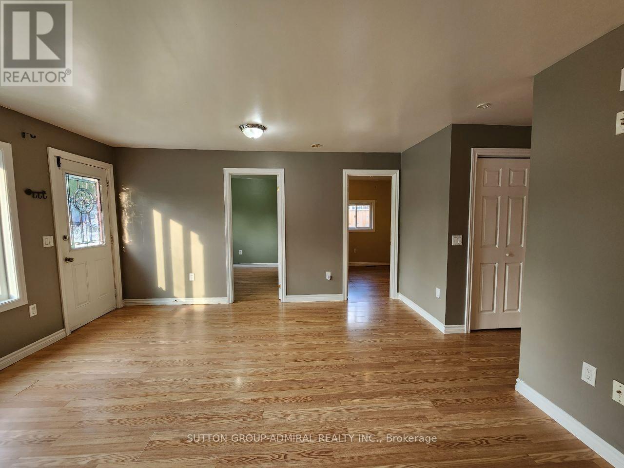 141 Silas Boulevard, Georgina, Ontario  L4P 2K2 - Photo 13 - N12687076