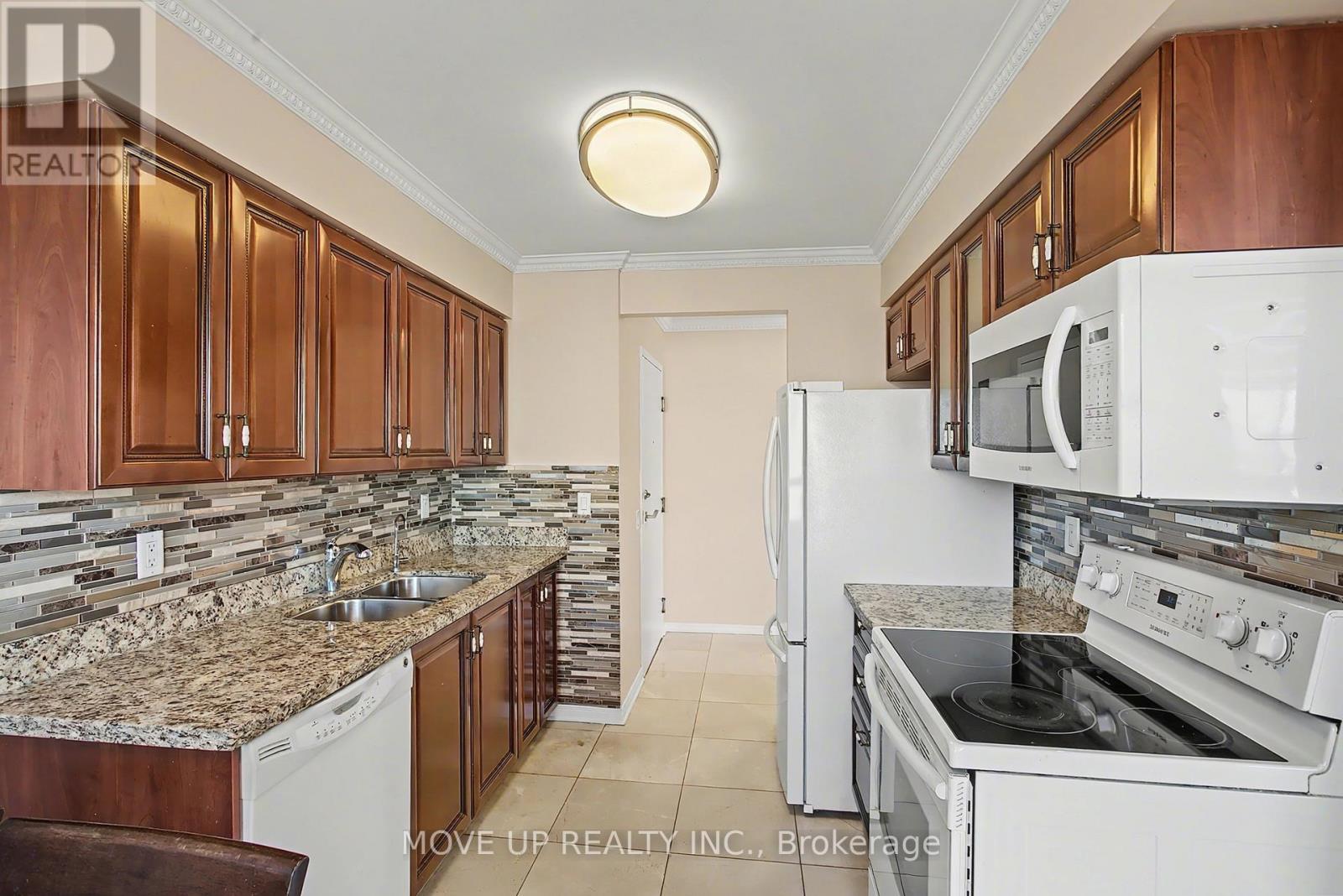 810 - 91 Townsgate Drive, Vaughan, Ontario  L4J 8E8 - Photo 11 - N12687150