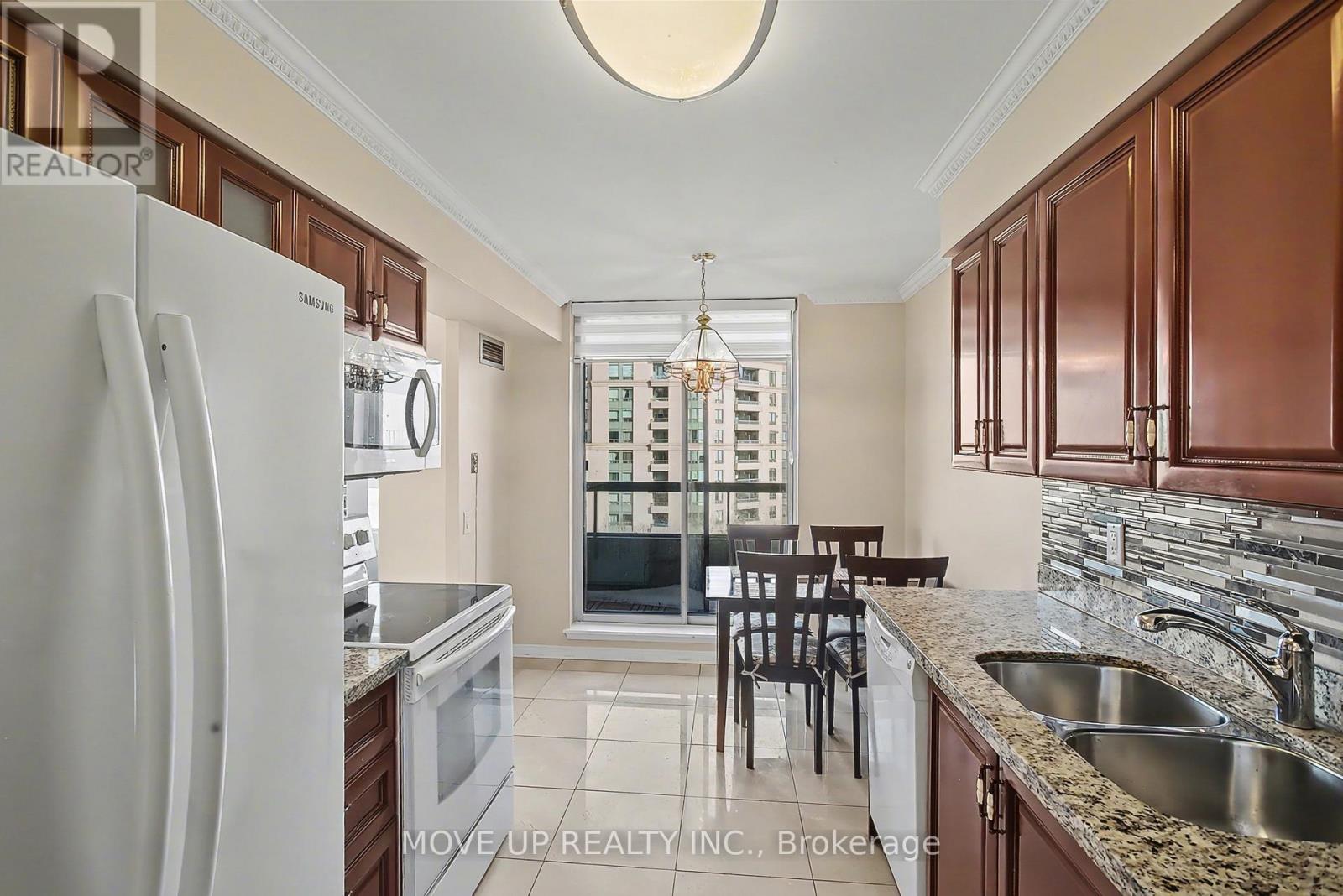 810 - 91 Townsgate Drive, Vaughan, Ontario  L4J 8E8 - Photo 12 - N12687150