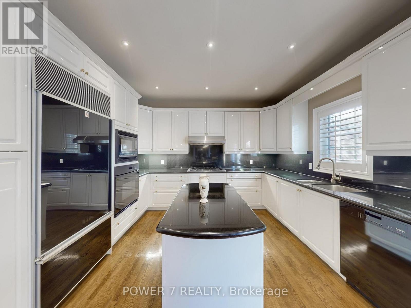 32 Goldring Crescent, Markham, Ontario  L6C 1Y6 - Photo 16 - N12687188