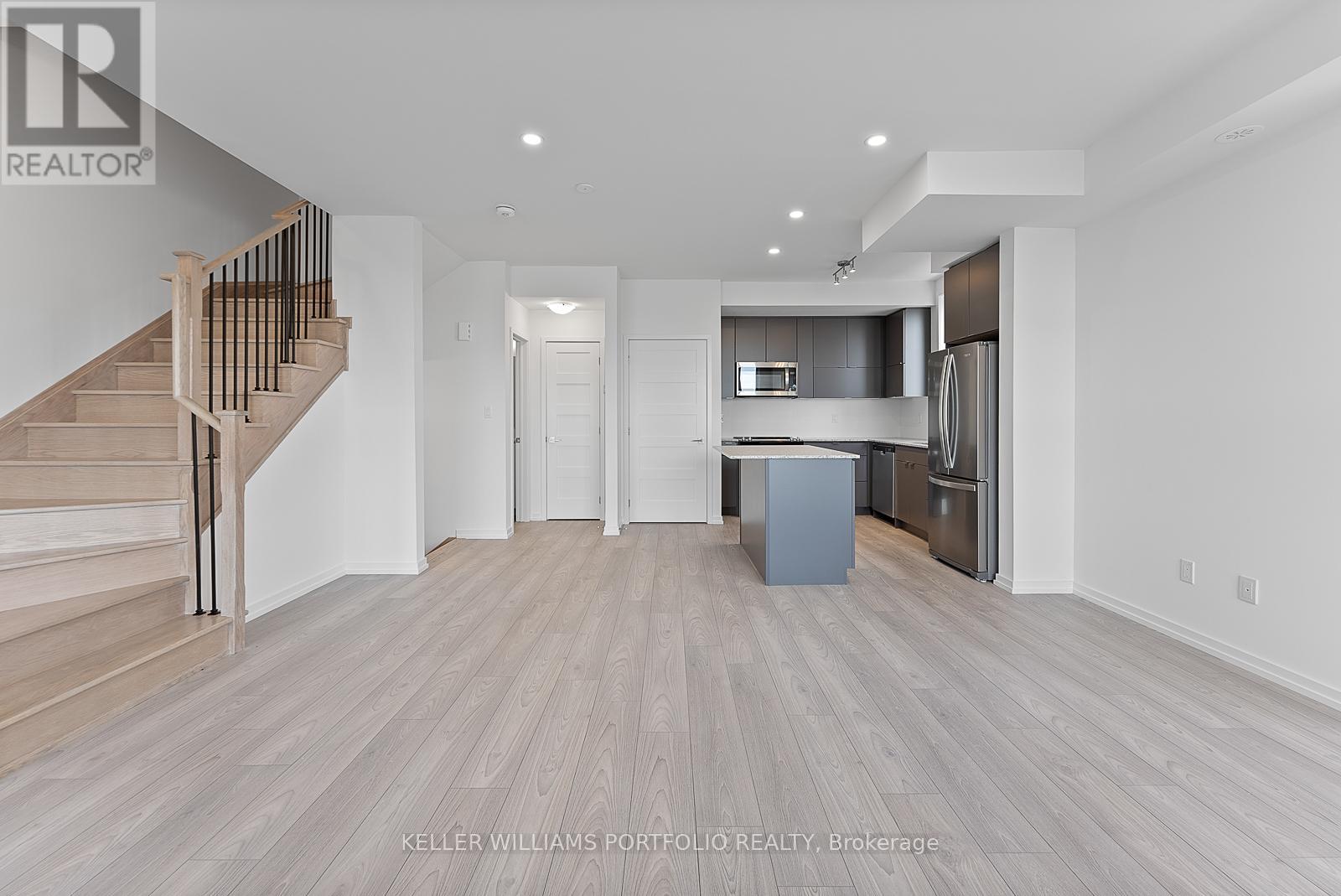 3 - 16 Lytham Green Circle, Newmarket, Ontario  L3Y 0H3 - Photo 12 - N12687192