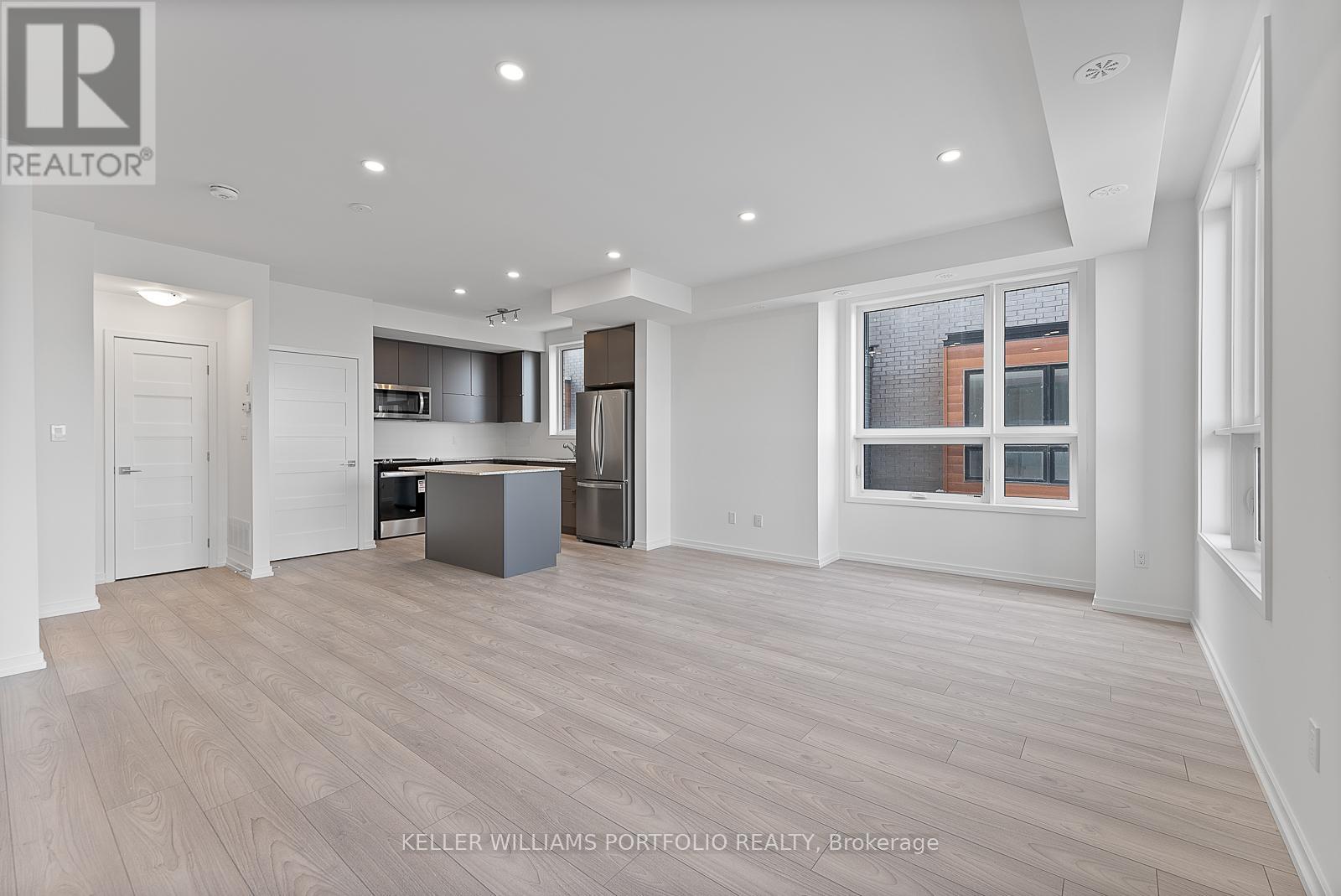 3 - 16 Lytham Green Circle, Newmarket, Ontario  L3Y 0H3 - Photo 13 - N12687192