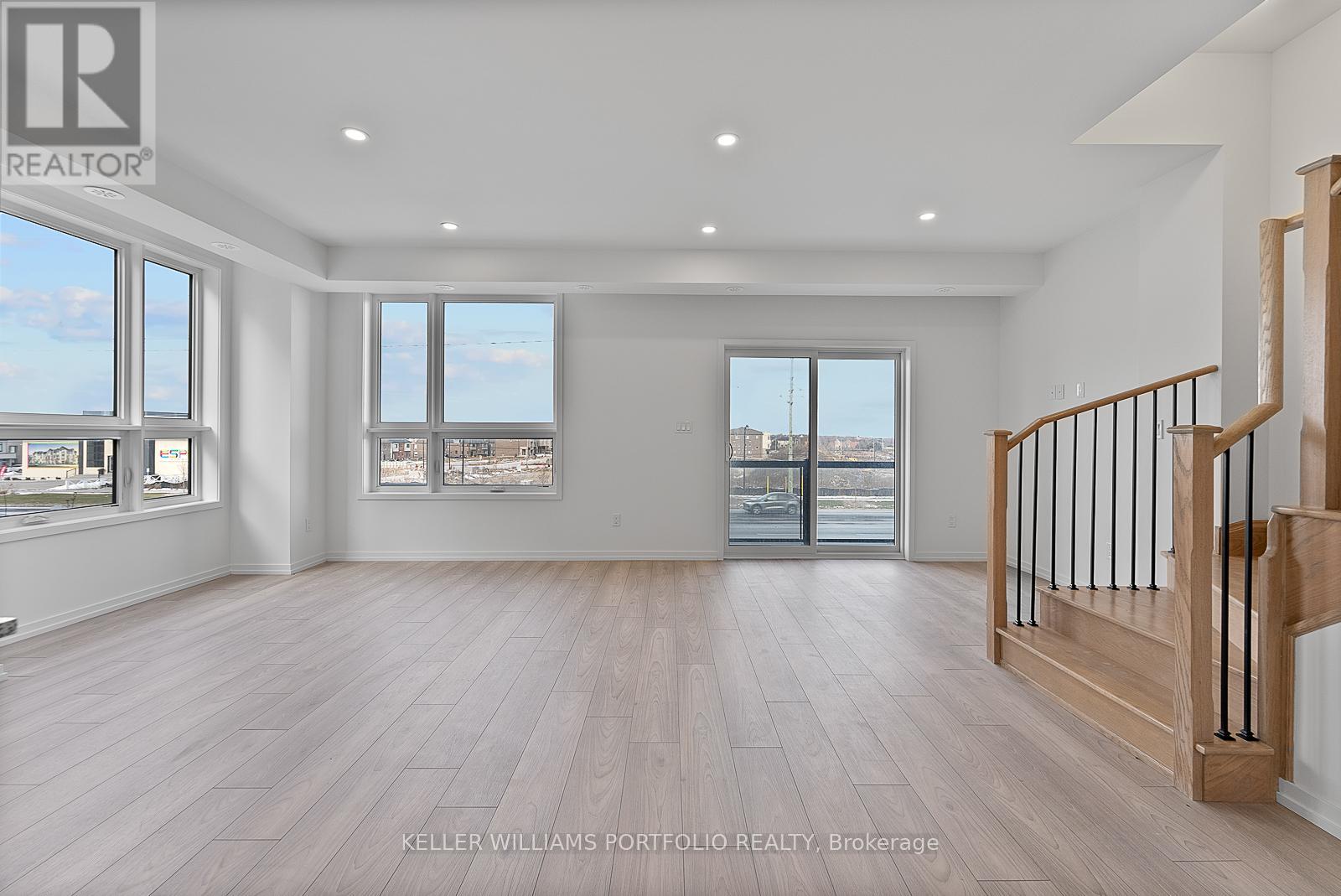 3 - 16 Lytham Green Circle, Newmarket, Ontario  L3Y 0H3 - Photo 14 - N12687192