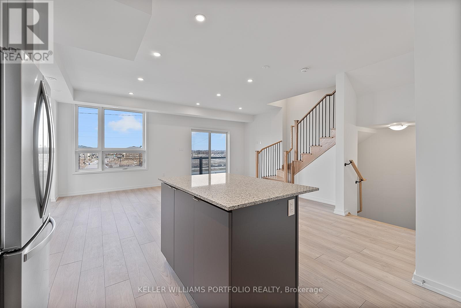 3 - 16 Lytham Green Circle, Newmarket, Ontario  L3Y 0H3 - Photo 17 - N12687192