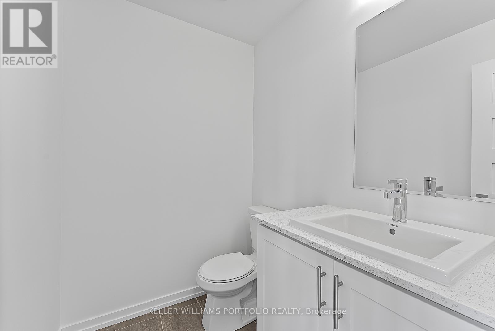 3 - 16 Lytham Green Circle, Newmarket, Ontario  L3Y 0H3 - Photo 19 - N12687192