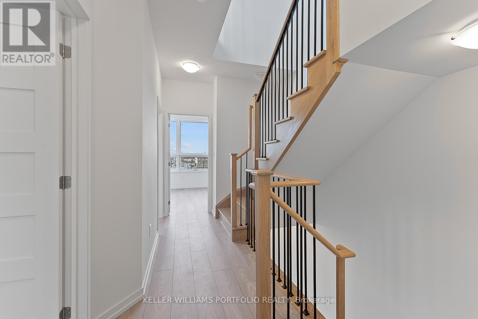 3 - 16 Lytham Green Circle, Newmarket, Ontario  L3Y 0H3 - Photo 24 - N12687192