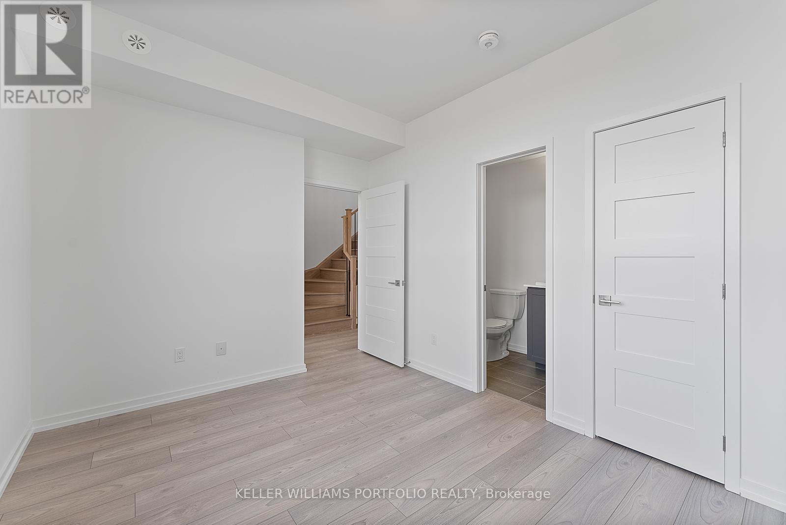 3 - 16 Lytham Green Circle, Newmarket, Ontario  L3Y 0H3 - Photo 27 - N12687192