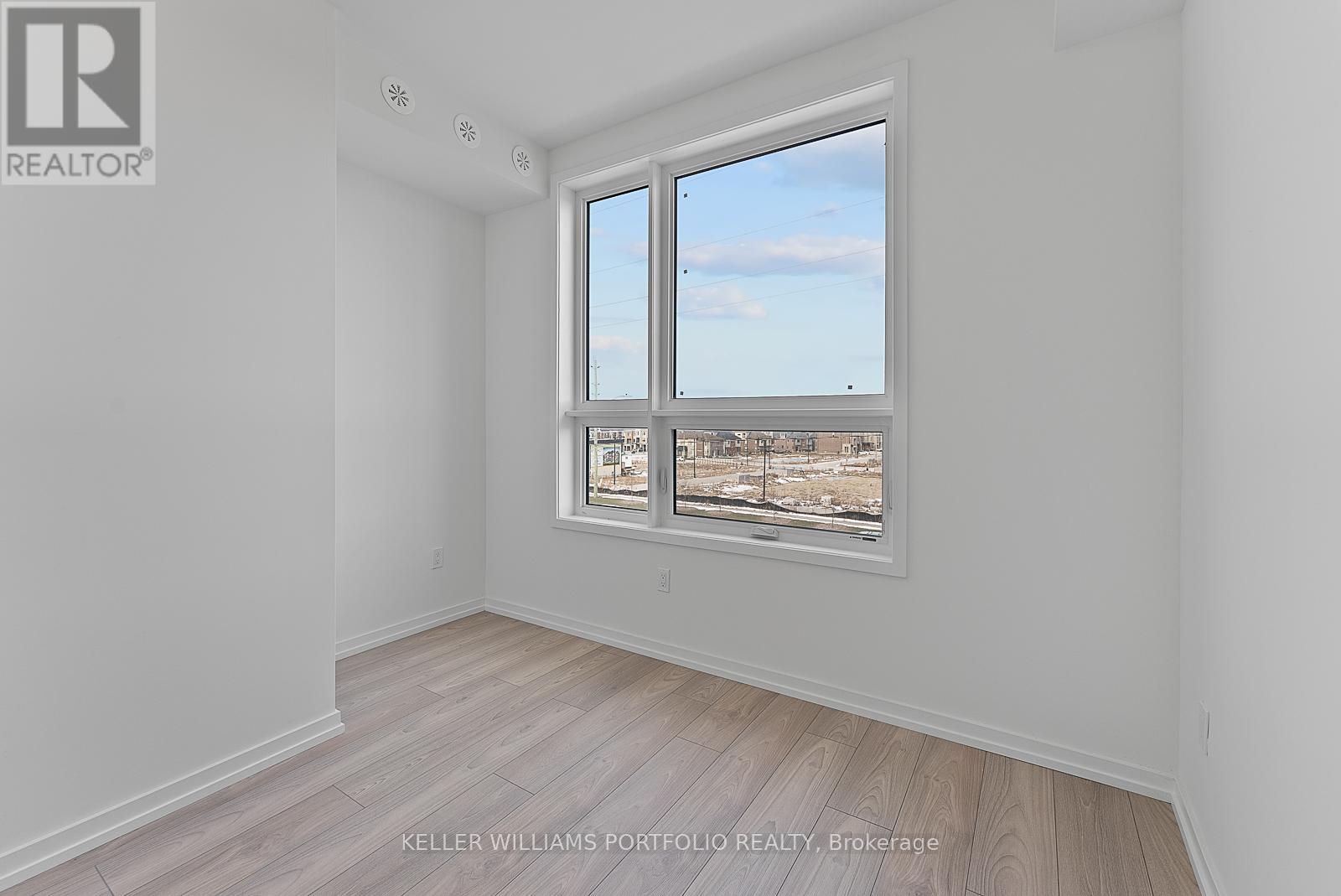 3 - 16 Lytham Green Circle, Newmarket, Ontario  L3Y 0H3 - Photo 30 - N12687192