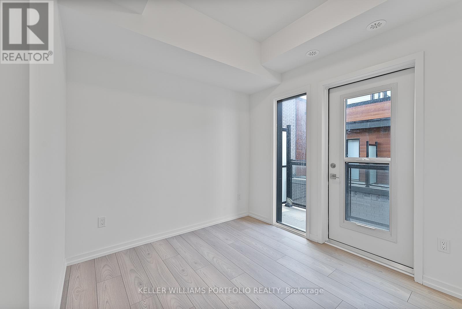 3 - 16 Lytham Green Circle, Newmarket, Ontario  L3Y 0H3 - Photo 32 - N12687192