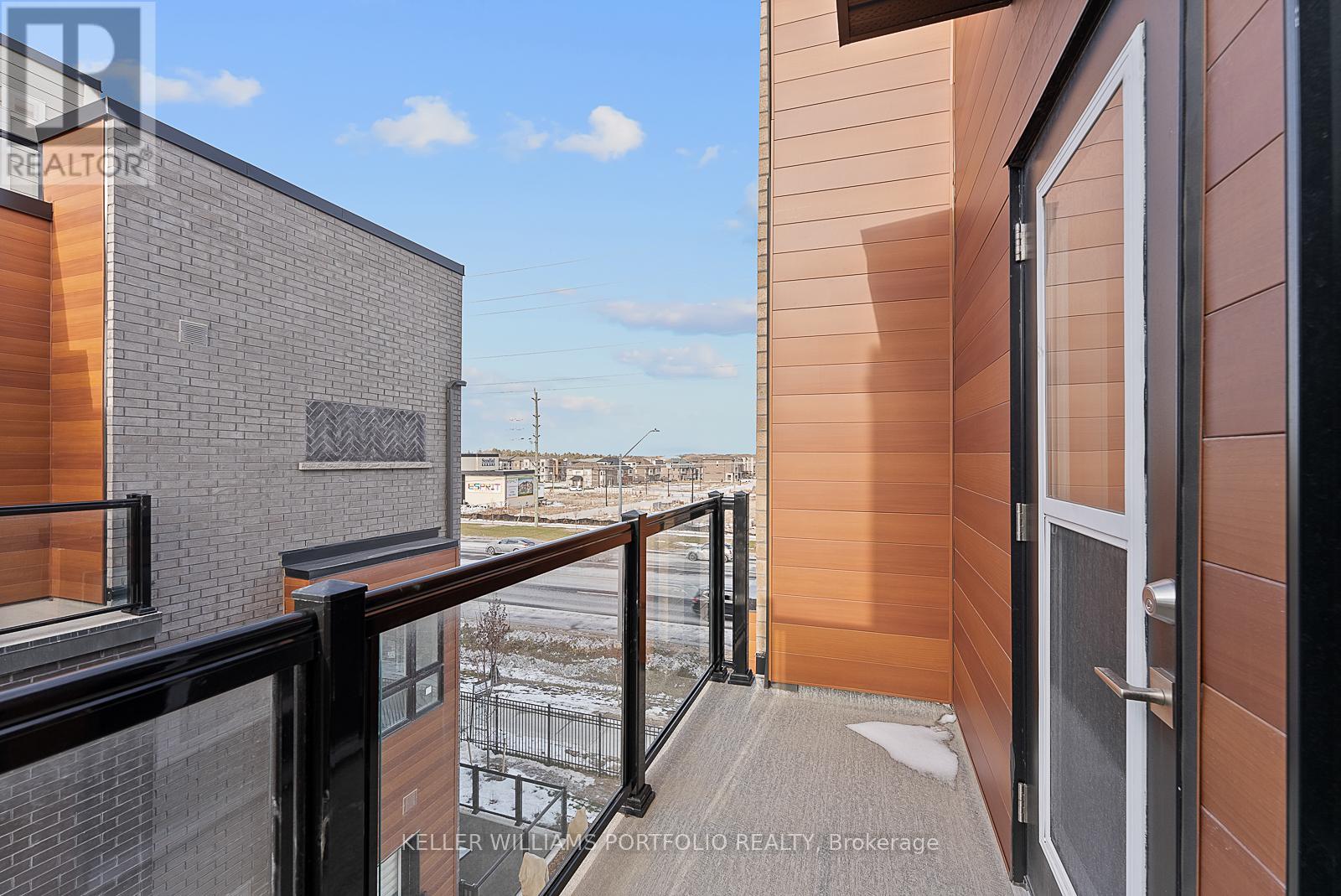 3 - 16 Lytham Green Circle, Newmarket, Ontario  L3Y 0H3 - Photo 34 - N12687192