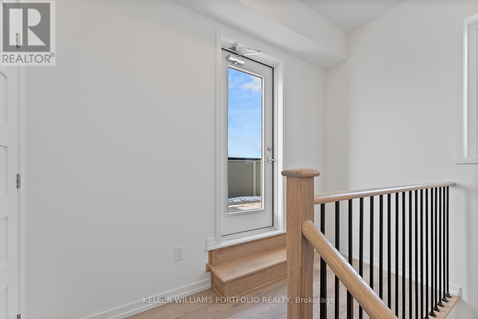 3 - 16 Lytham Green Circle, Newmarket, Ontario  L3Y 0H3 - Photo 37 - N12687192