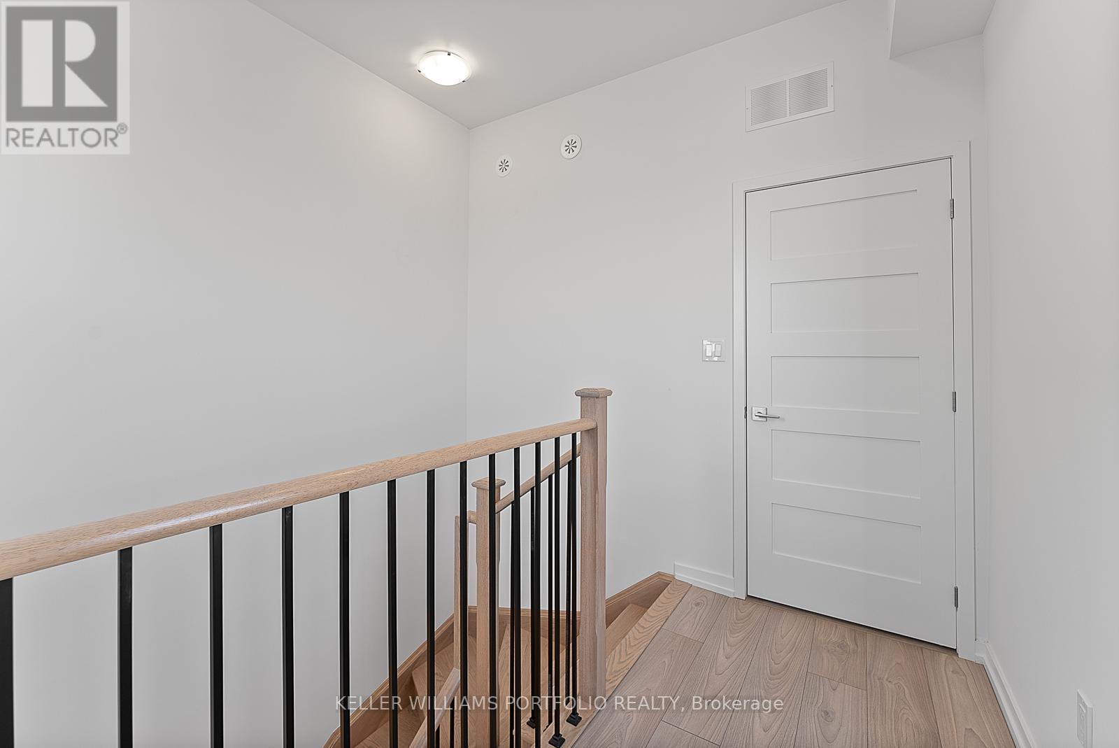 3 - 16 Lytham Green Circle, Newmarket, Ontario  L3Y 0H3 - Photo 38 - N12687192