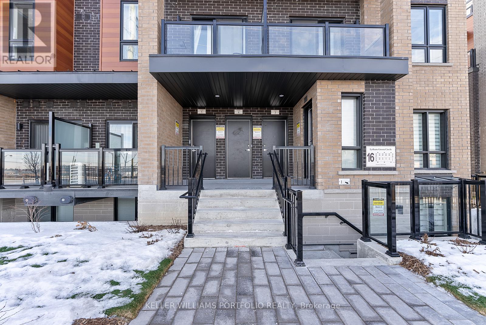 3 - 16 Lytham Green Circle, Newmarket, Ontario  L3Y 0H3 - Photo 5 - N12687192