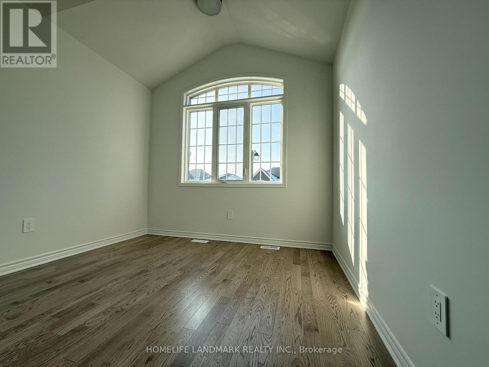 7 Moss Drive, Markham, Ontario  L6C 3S8 - Photo 2 - N12687224