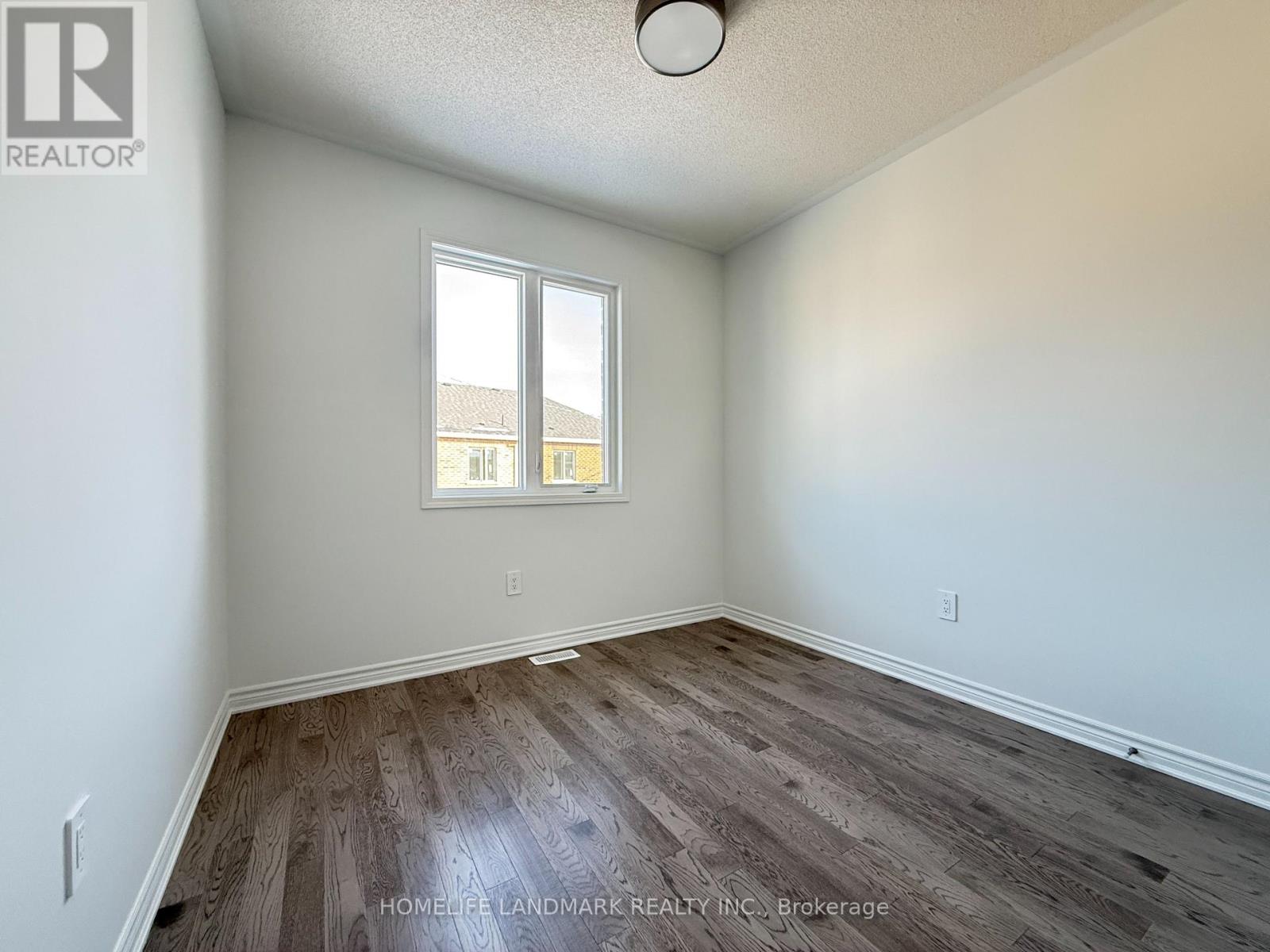 7 Moss Drive, Markham, Ontario  L6C 3S8 - Photo 4 - N12687224