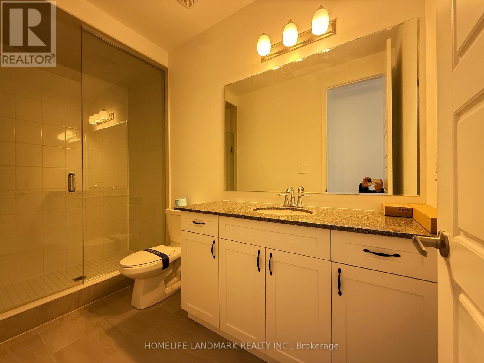 7 Moss Drive, Markham, Ontario  L6C 3S8 - Photo 7 - N12687224