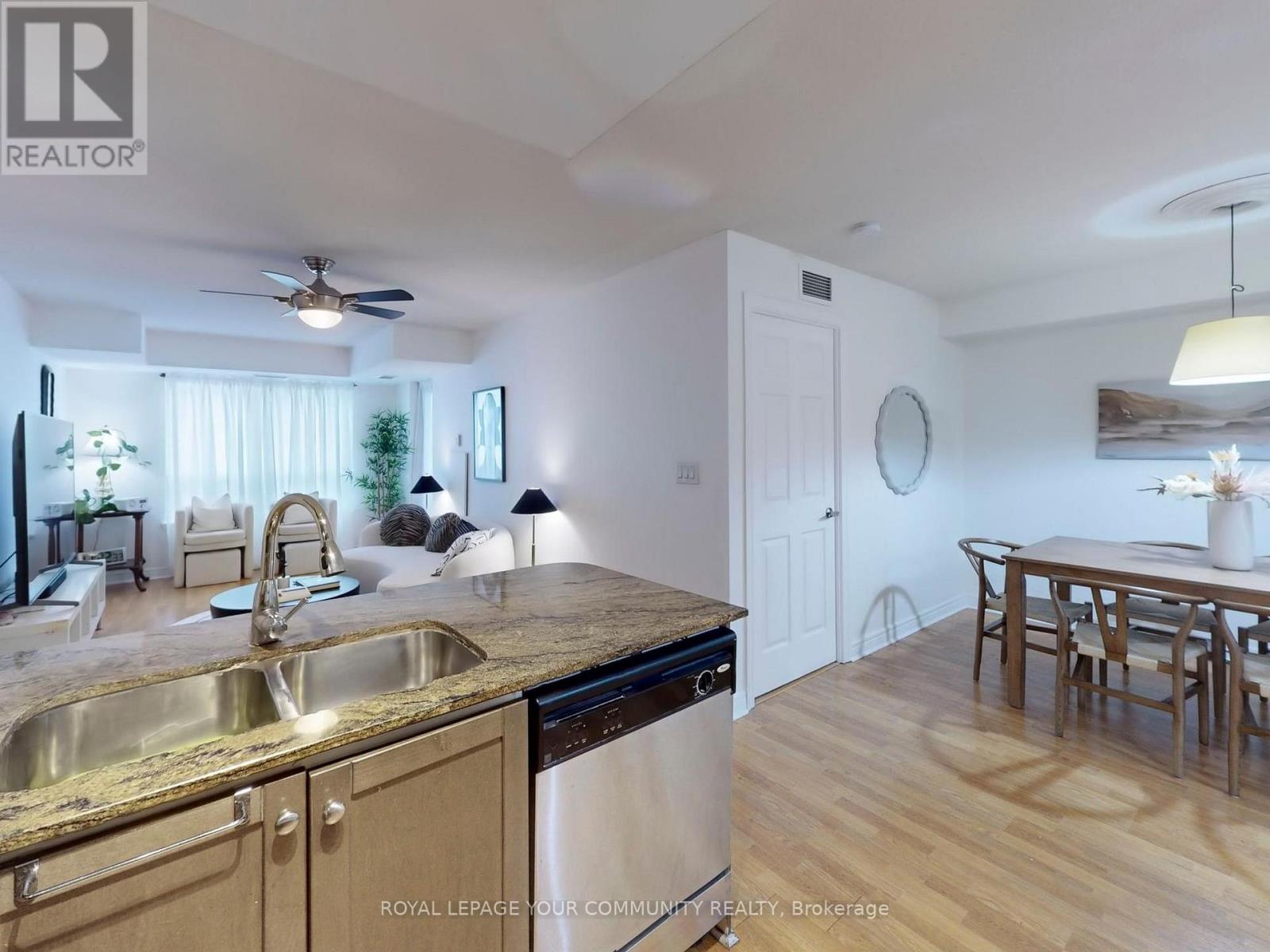 701 - 225 Wellesley Street, Toronto, Ontario  M4X 1X8 - Photo 13 - C12677574