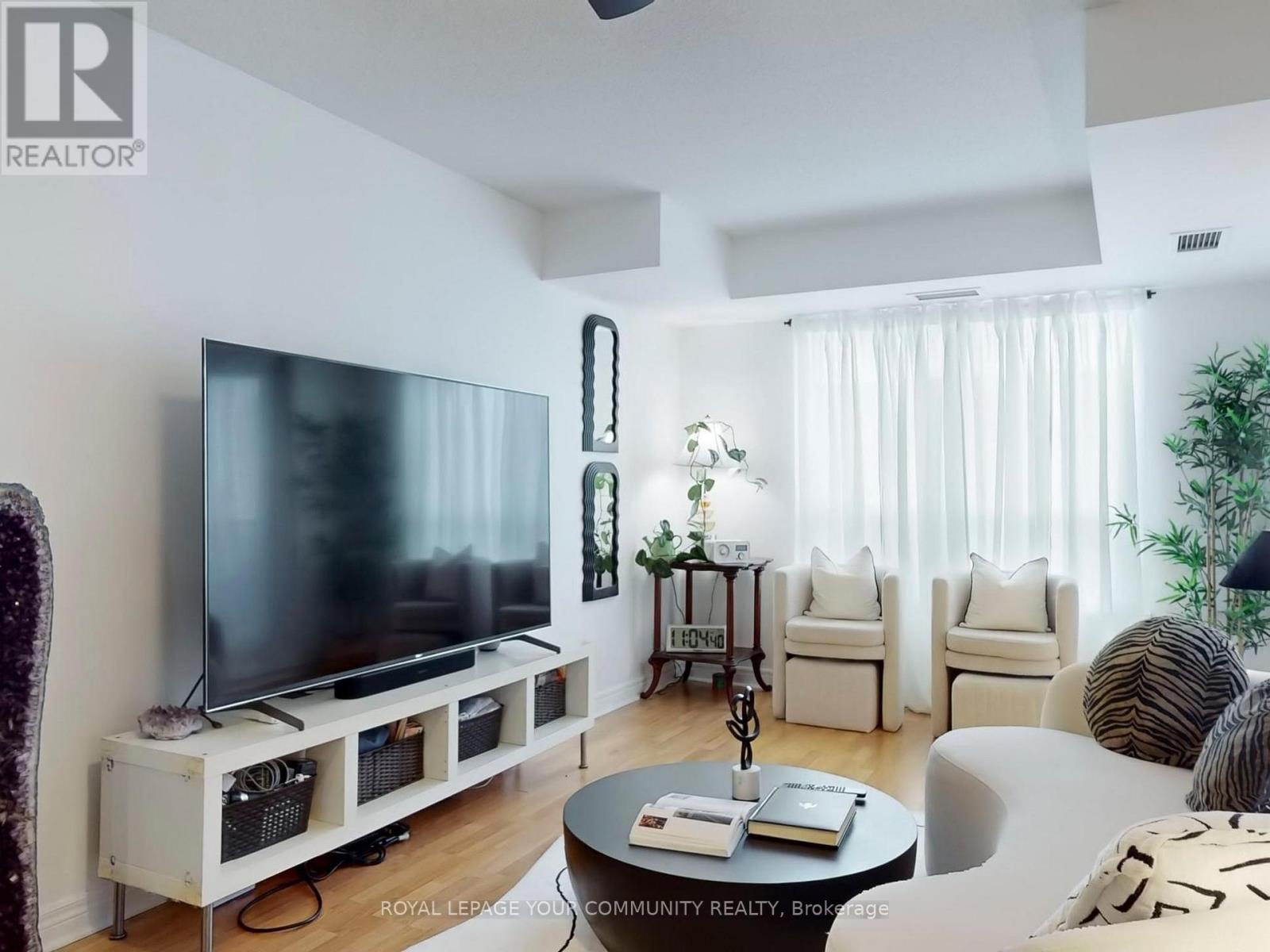 701 - 225 Wellesley Street, Toronto, Ontario  M4X 1X8 - Photo 18 - C12677574