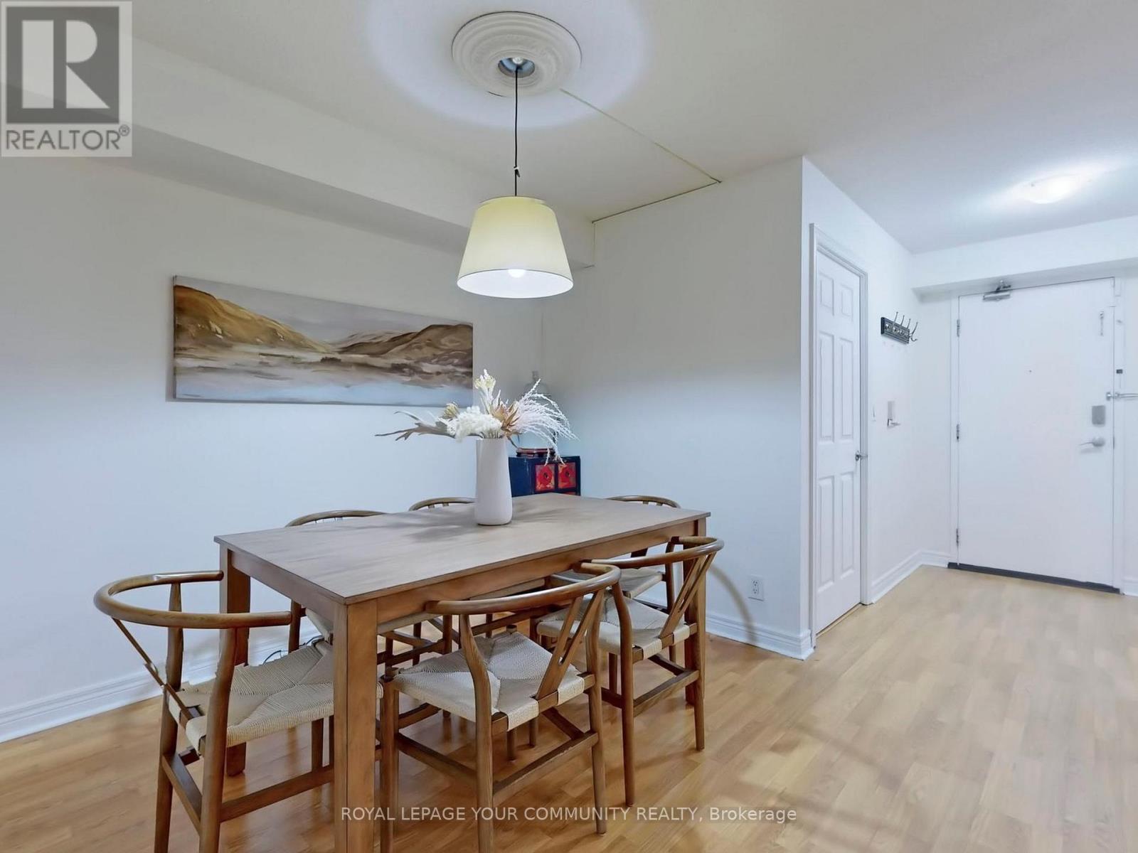 701 - 225 Wellesley Street, Toronto, Ontario  M4X 1X8 - Photo 6 - C12677574