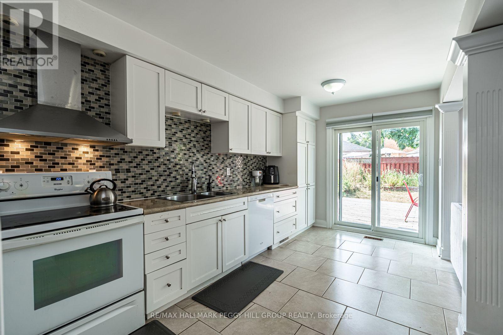 45 Weatherup Crescent, Barrie (West Bayfield), Ontario  L4N 7J6 - Photo 2 - S12687246