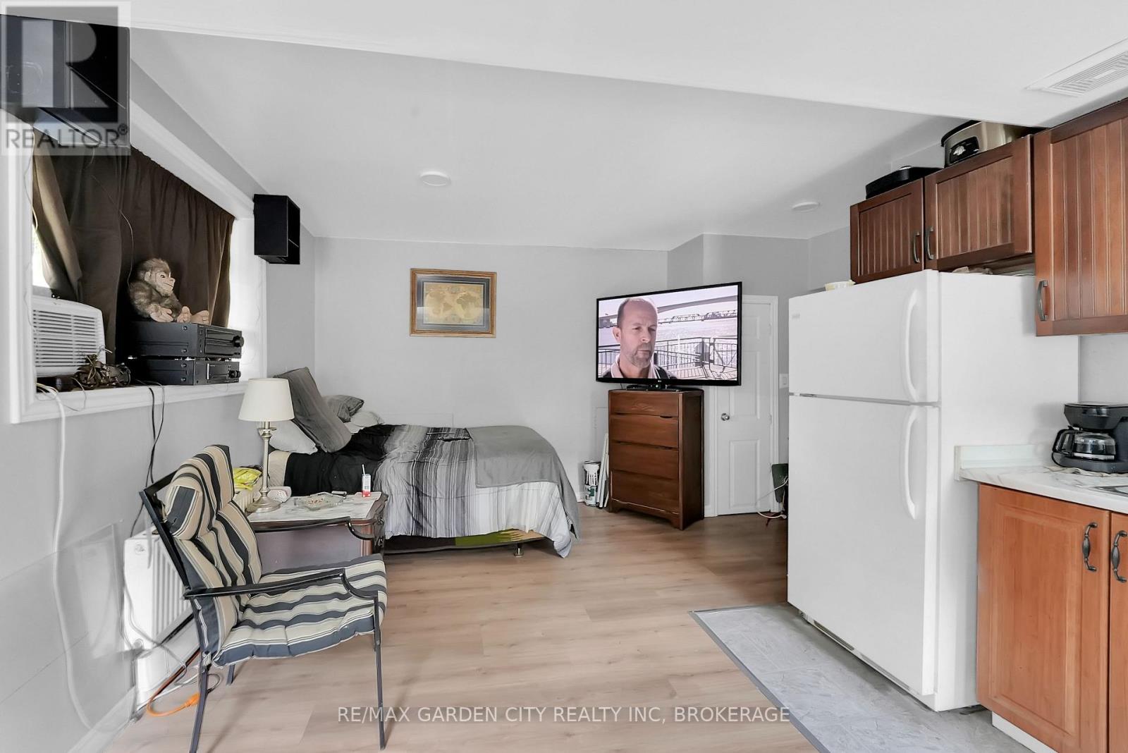 213 Geneva Street, St. Catharines, Ontario  L2R 4P9 - Photo 18 - X12361815