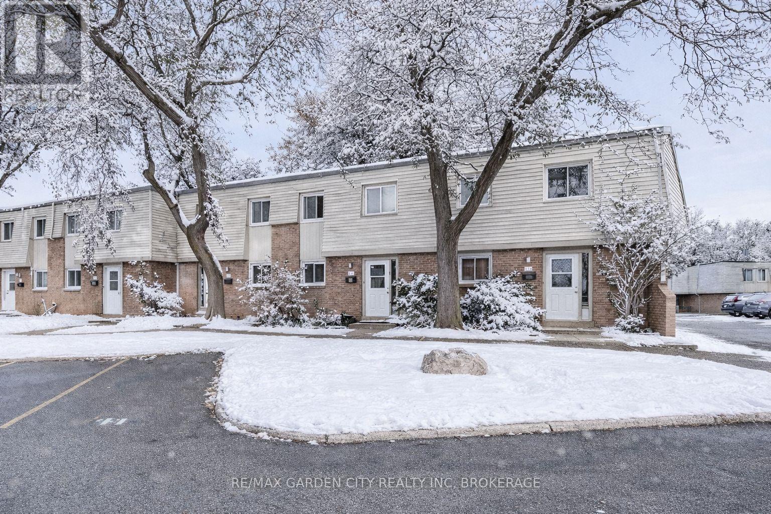 133 - 17 OLD PINE TRAIL, St. Catharines, Ontario
