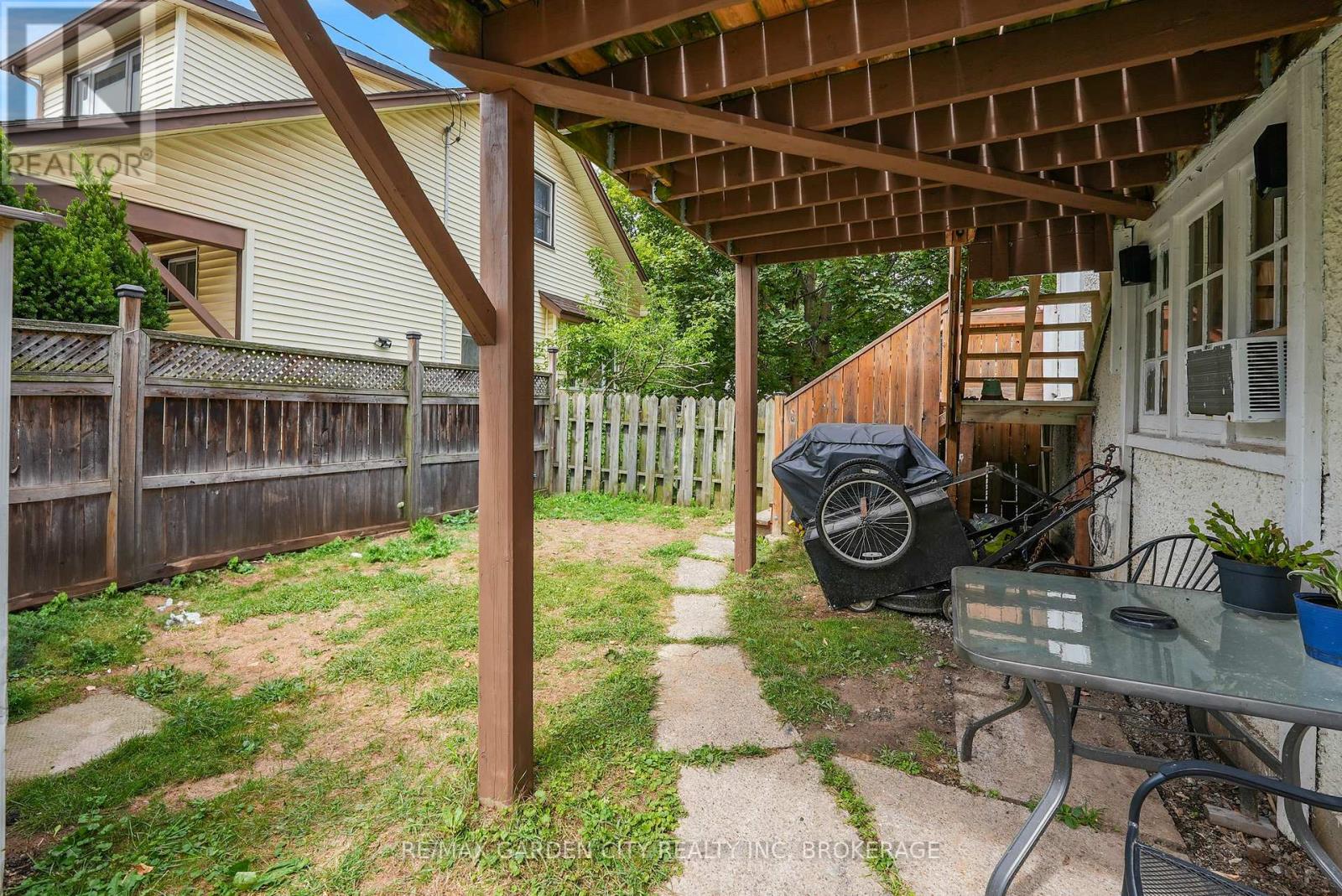 213 Geneva Street, St. Catharines, Ontario  L2R 4P9 - Photo 22 - X12361815