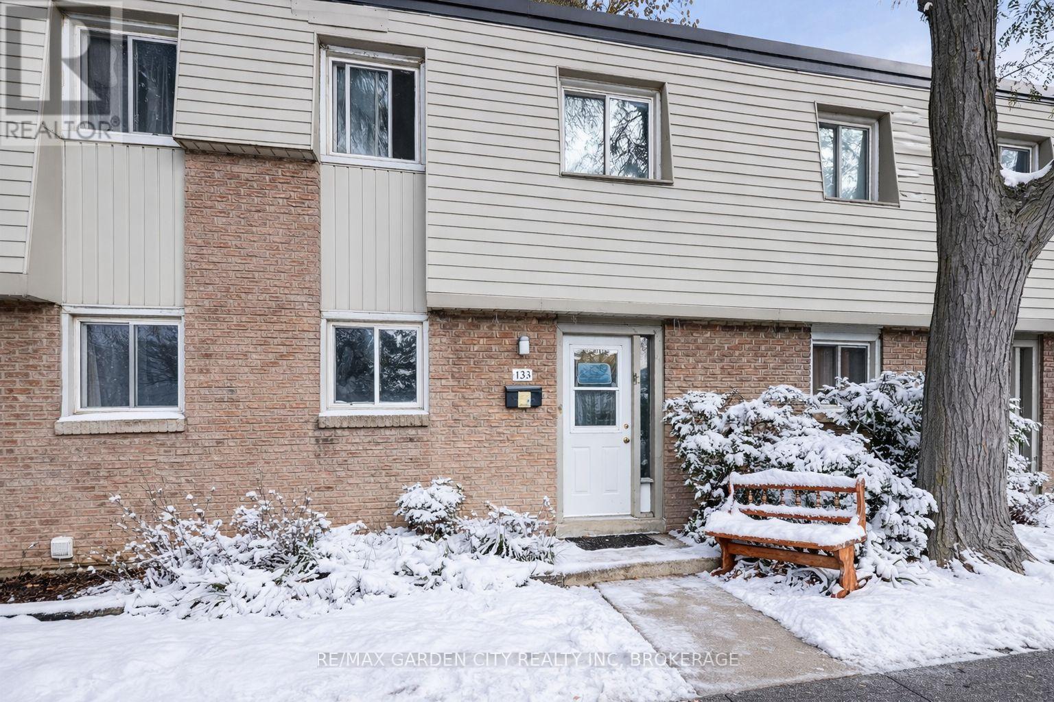 133 - 17 Old Pine Trail, St. Catharines, Ontario  L2M 6P9 - Photo 2 - X12479796