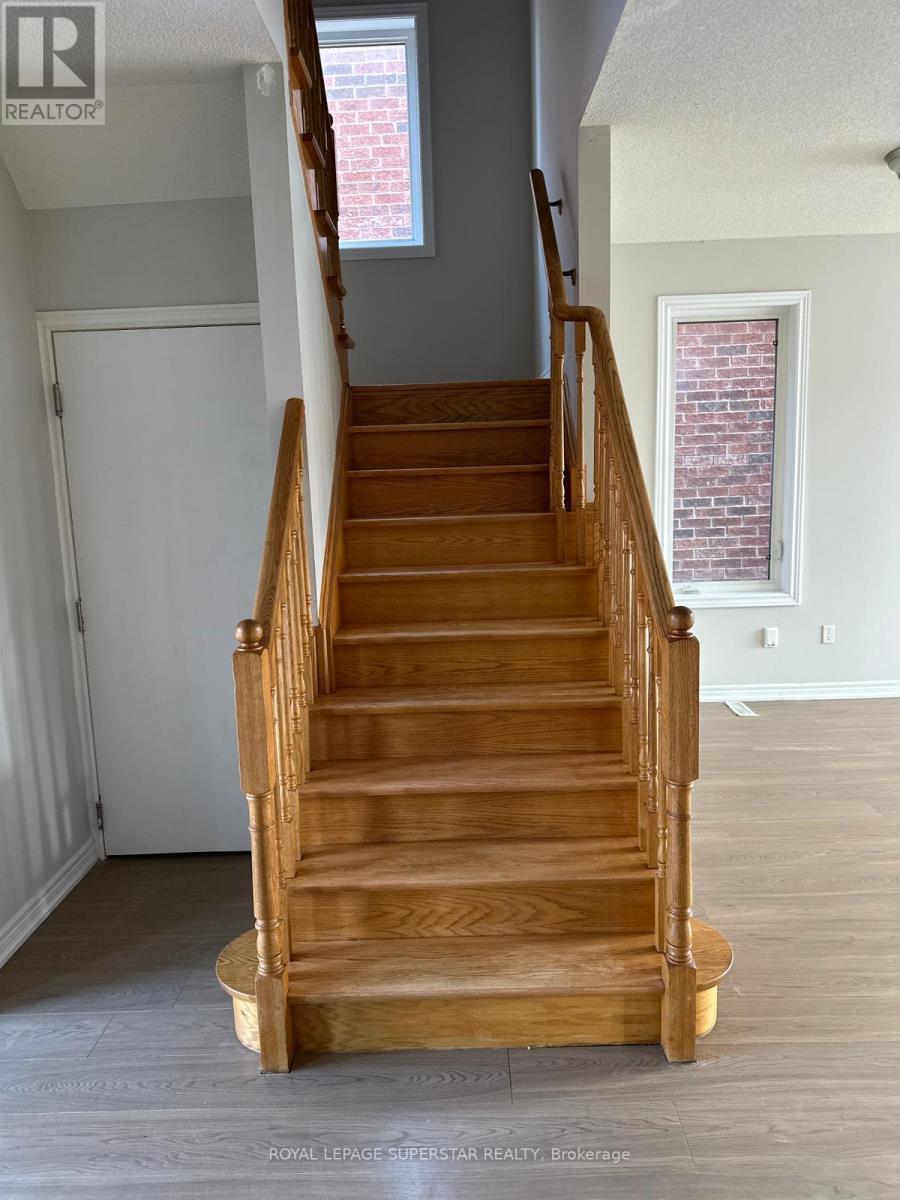 27 Robitaille Road, Brampton, Ontario  L6R 0H6 - Photo 9 - W12648032