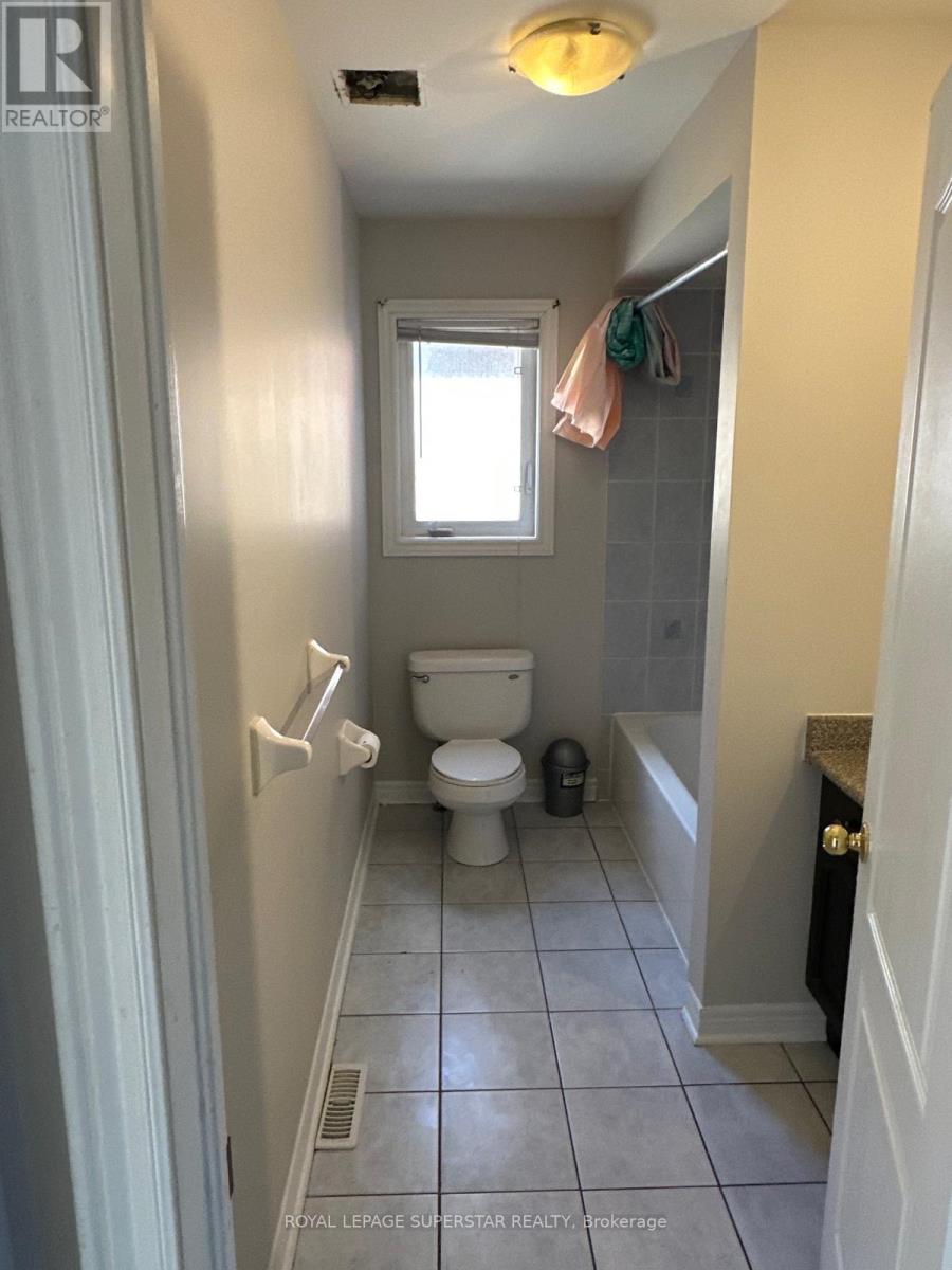 27 Robitaille Road, Brampton, Ontario  L6R 0H6 - Photo 11 - W12648032