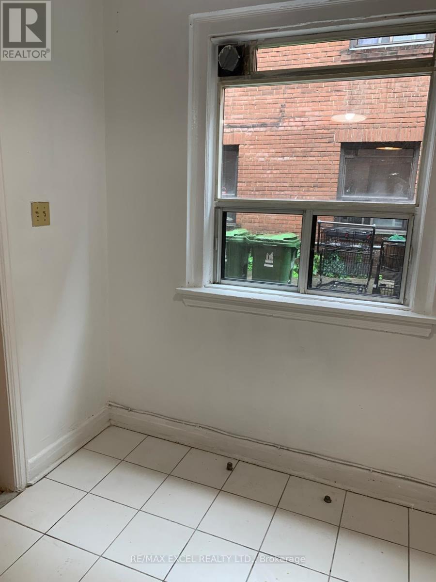 21 - 1a Elm Grove Avenue, Toronto, Ontario  M6K 2H9 - Photo 11 - W12686332