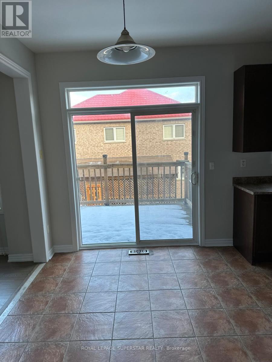 27 Robitaille Road, Brampton, Ontario  L6R 0H6 - Photo 2 - W12648032