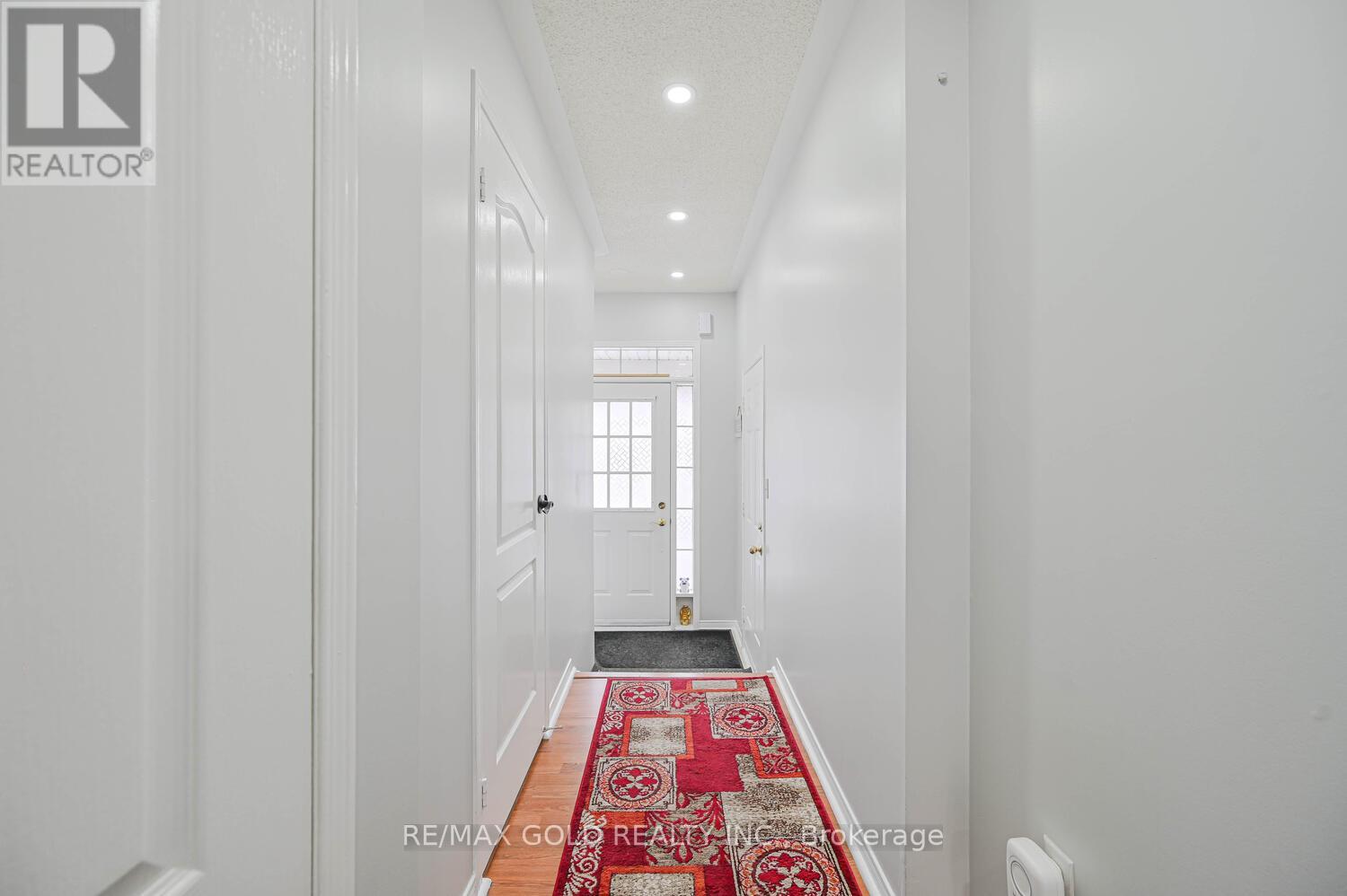 12 Rockrose Drive, Brampton, Ontario  L6R 2Z6 - Photo 4 - W12687090