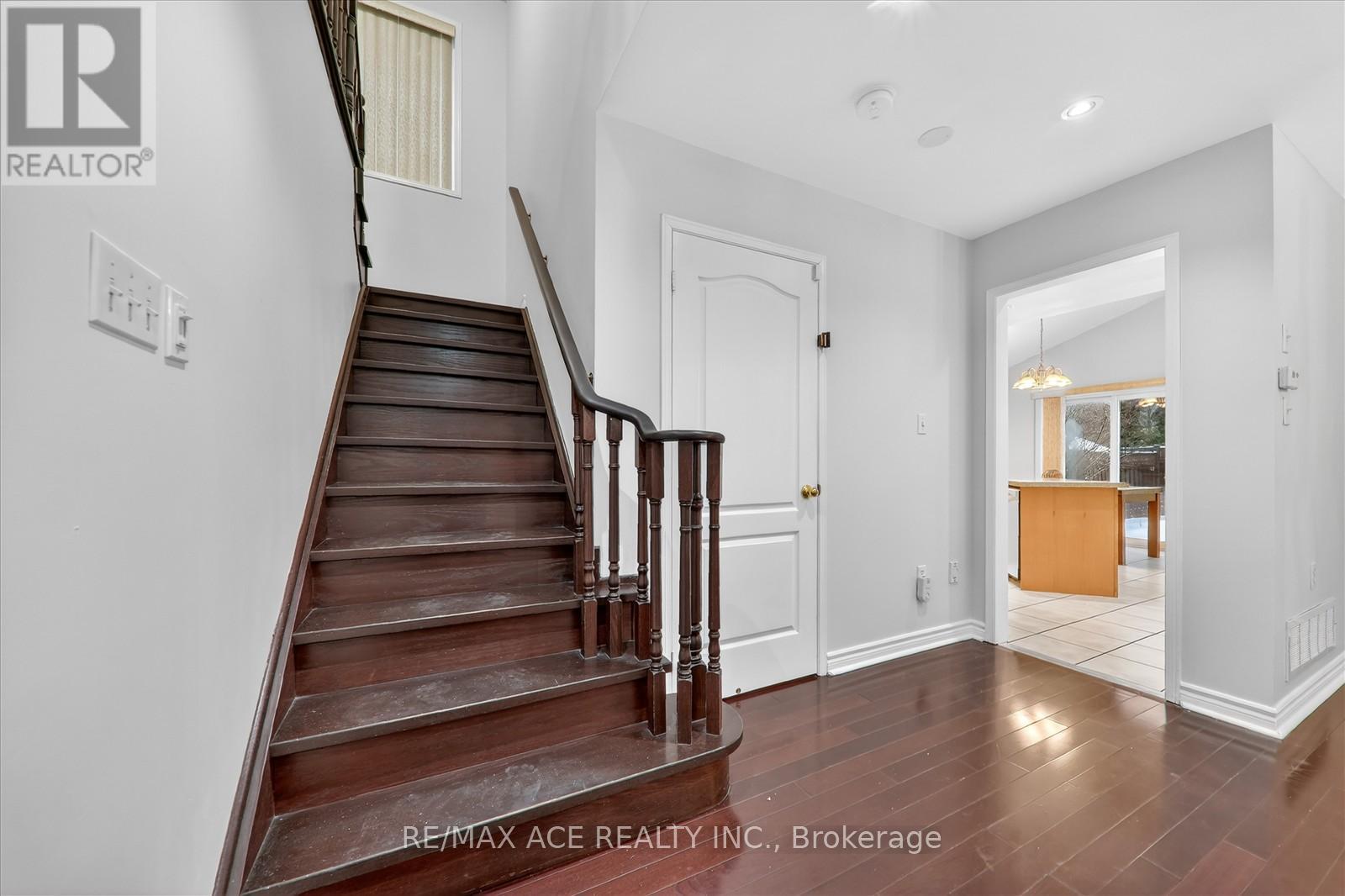 42 Feather Reed Way, Brampton, Ontario  L6R 3A3 - Photo 18 - W12687134