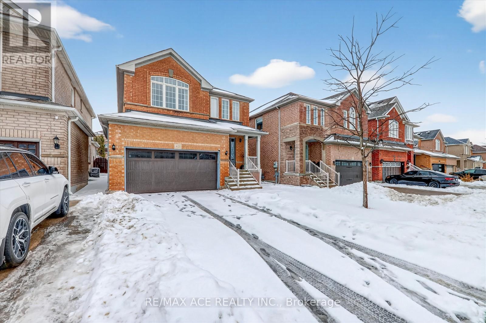 42 Feather Reed Way, Brampton, Ontario  L6R 3A3 - Photo 3 - W12687134