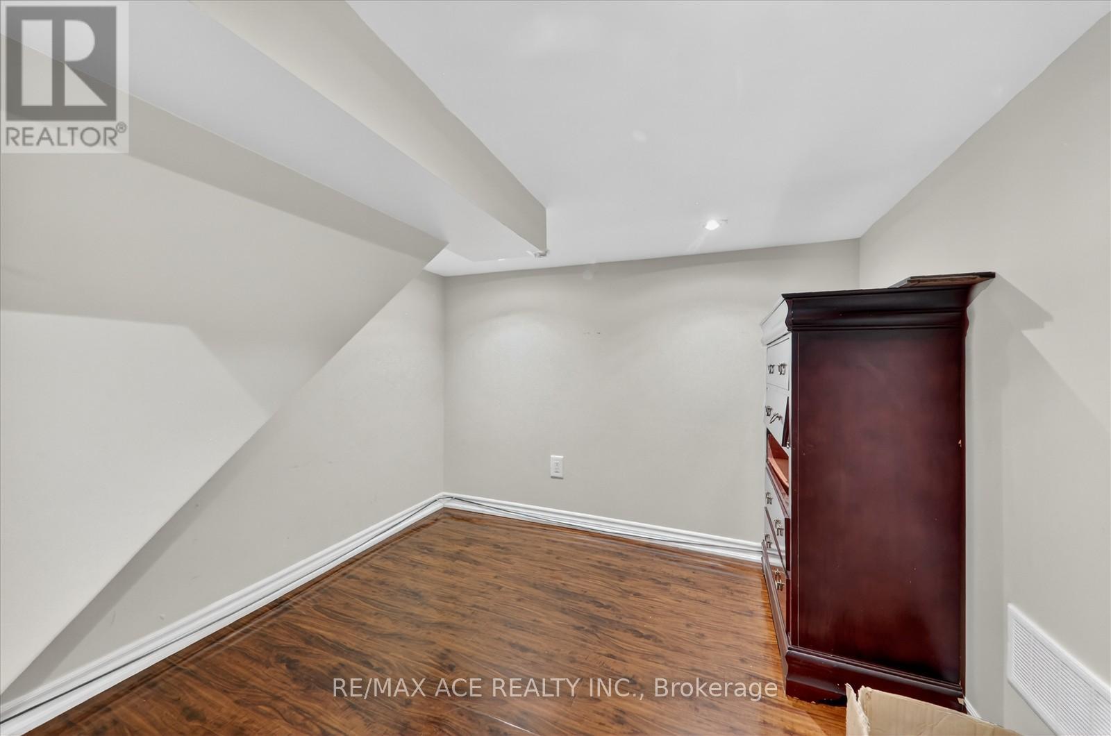 42 Feather Reed Way, Brampton, Ontario  L6R 3A3 - Photo 33 - W12687134