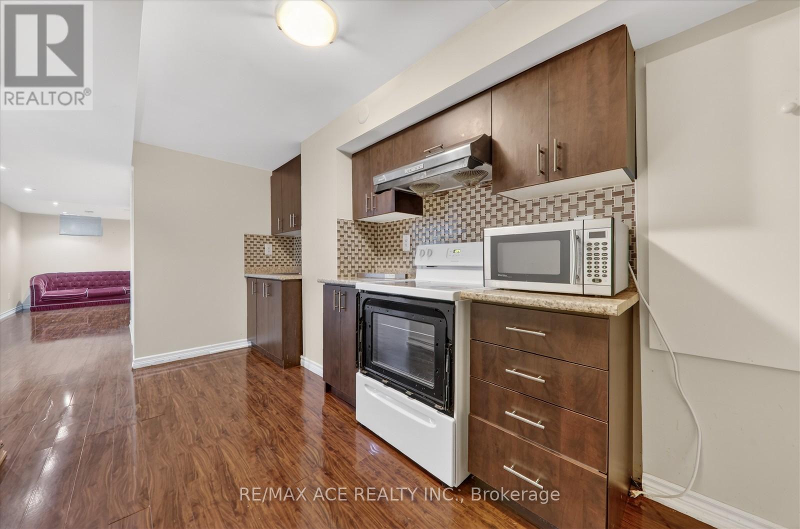 42 Feather Reed Way, Brampton, Ontario  L6R 3A3 - Photo 35 - W12687134