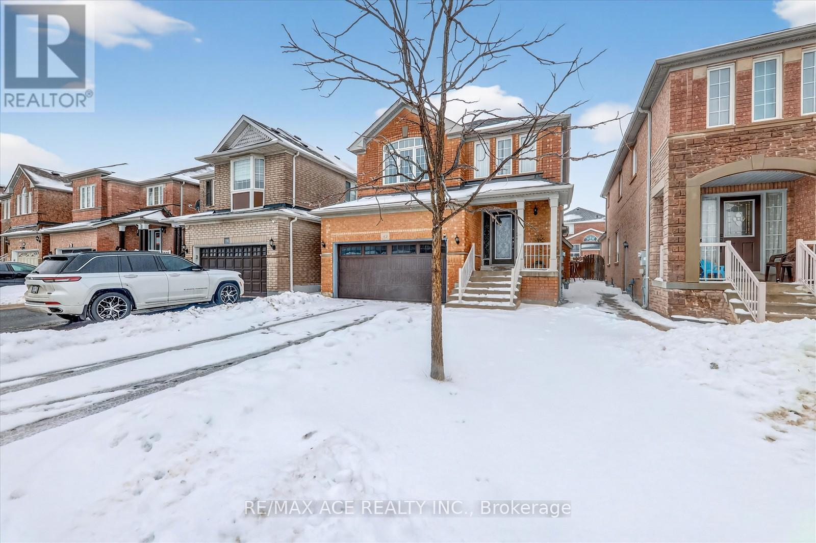 42 Feather Reed Way, Brampton, Ontario  L6R 3A3 - Photo 4 - W12687134