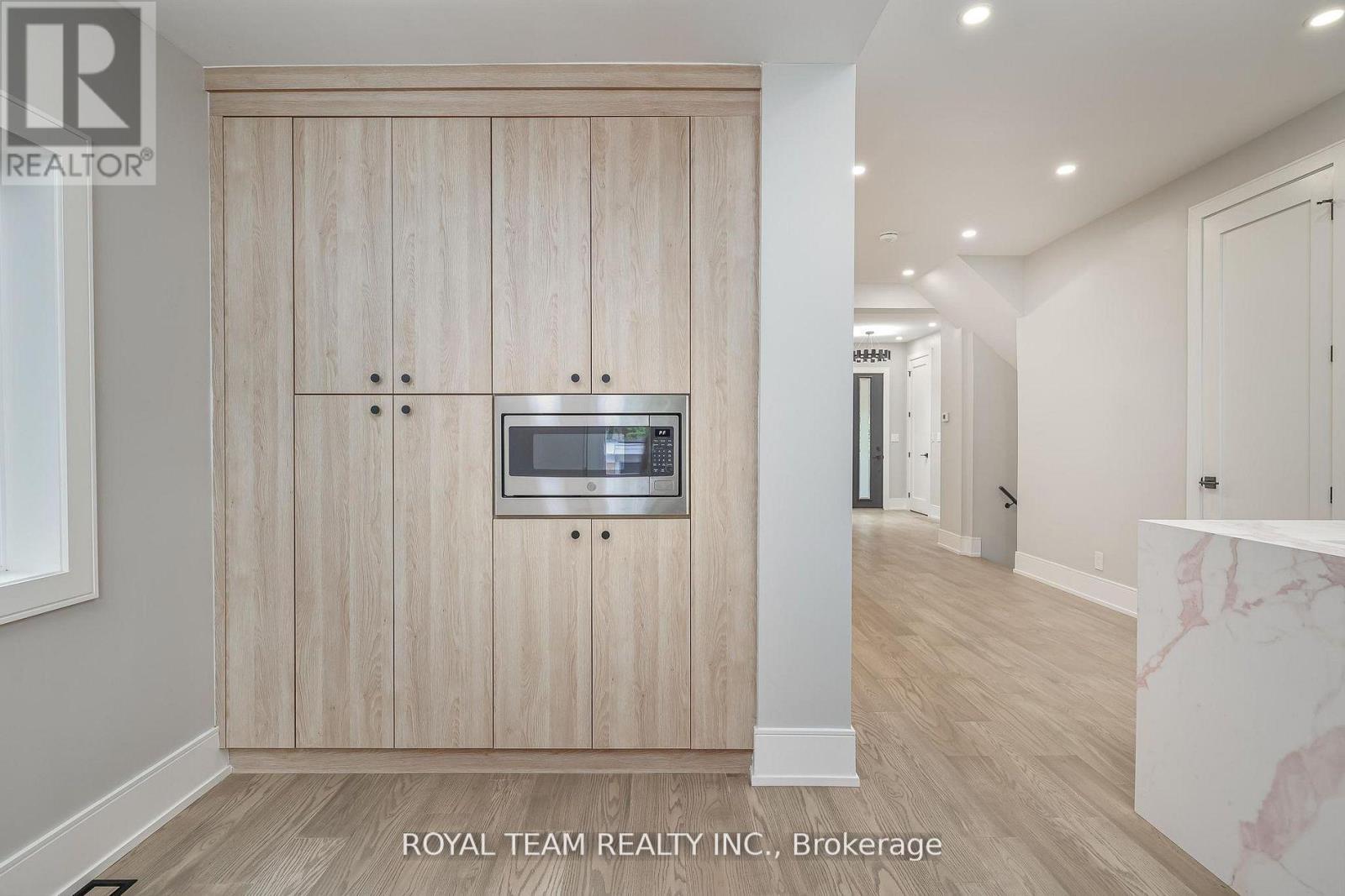 150 St Johns Road, Toronto, Ontario  M6P 1T9 - Photo 16 - W12687312