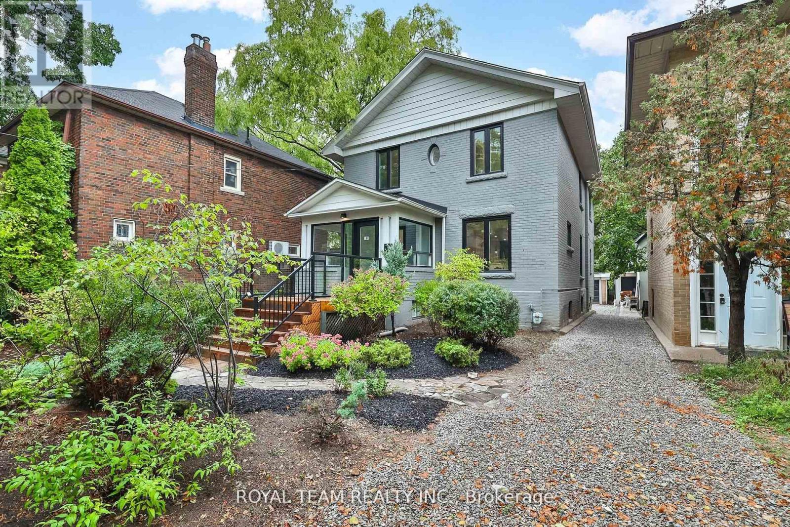 150 St Johns Road, Toronto, Ontario  M6P 1T9 - Photo 3 - W12687312