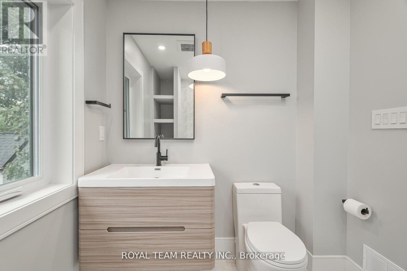 150 St Johns Road, Toronto (Junction Area), Ontario  M6P 1T9 - Photo 32 - W12687312