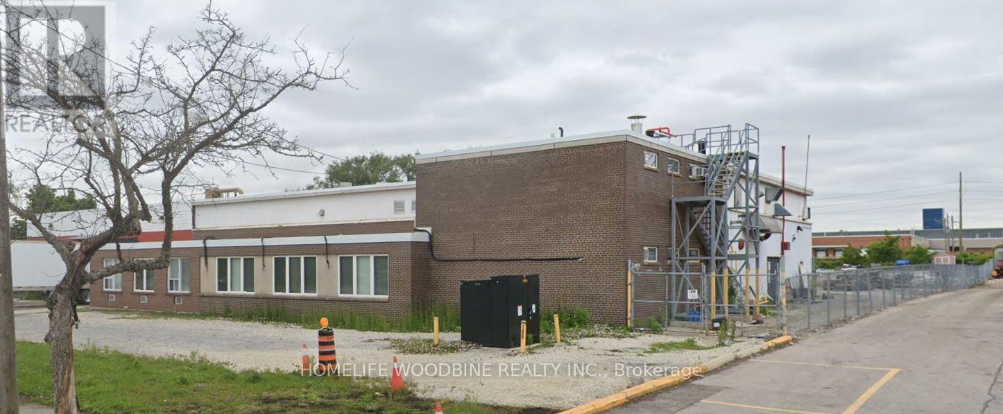 579 Speers Road, Oakville (Qe Queen Elizabeth), Ontario  L6K 2G4 - Photo 2 - W12687316