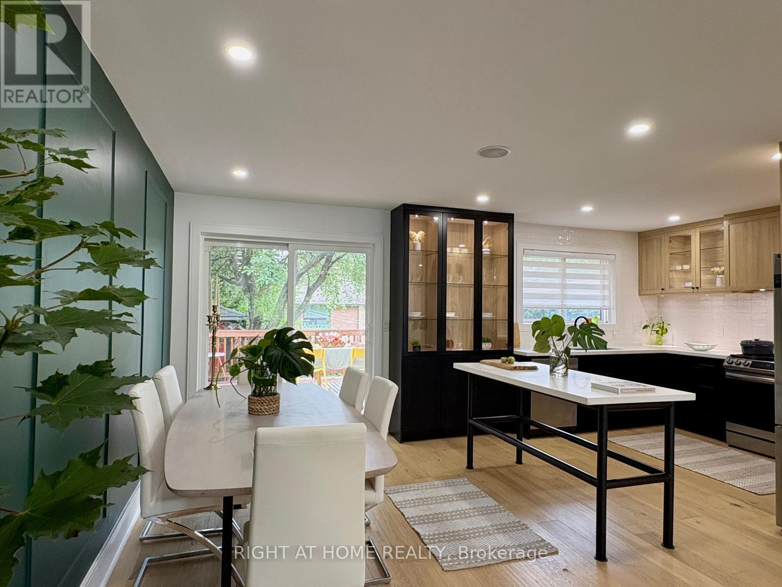 23 Drury Lane, Toronto (Humber Heights), Ontario  M9P 1P8 - Photo 6 - W12687322